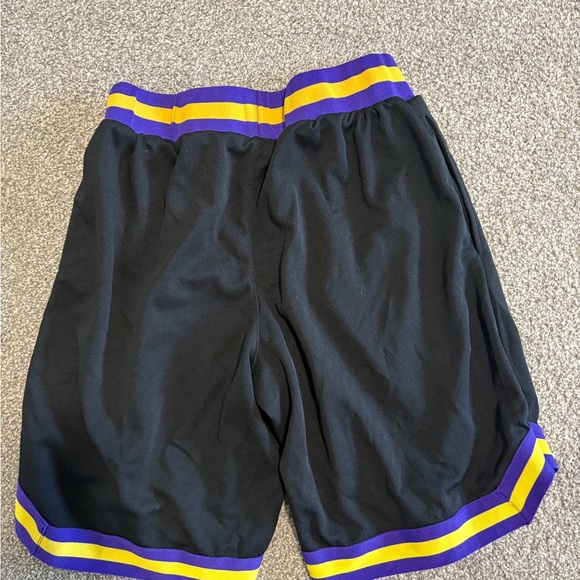 Ultra Game Los Angeles Lakers Men’s Basketball Shorts Size Small‎ - Picture 7 of 8